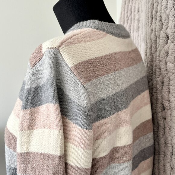Gap Striped Knit Sweater Size medium - Picture 8 of 13